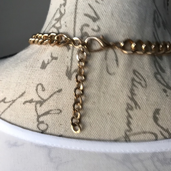 Statement Necklace - Picture 5 of 8